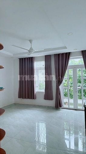 Cho thuê nhà nguyên căn 3 lầu view thoáng đẹp 4PN giá cực rẻ 15Tr/th t