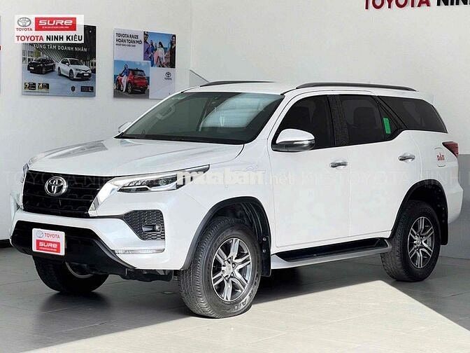 Toyota Fortuner 2022 2.4L 4x2 AT - 60000 km