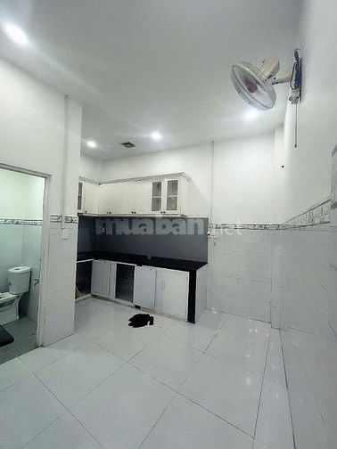 NHÀ MỚI 489A Huỳnh Văn Bánh hẻm thông Trường Sa - 3PN 3WC