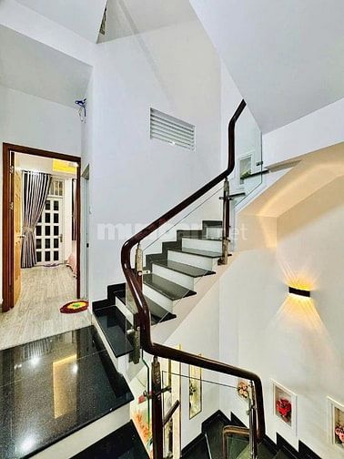 Chủ cần tiền gấp, bán nhà gần trường tiểu học Trần Văn Đang, 49m2 2tỷ7