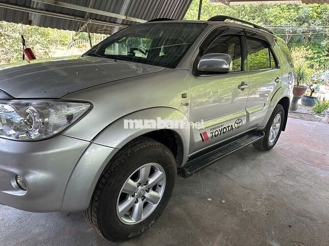 Toyota Fortuner 2010 2.5G - 200000 km