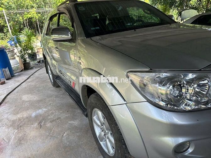 Toyota Fortuner 2010 2.5G - 200000 km