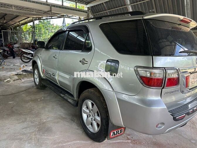 Toyota Fortuner 2010 2.5G - 200000 km
