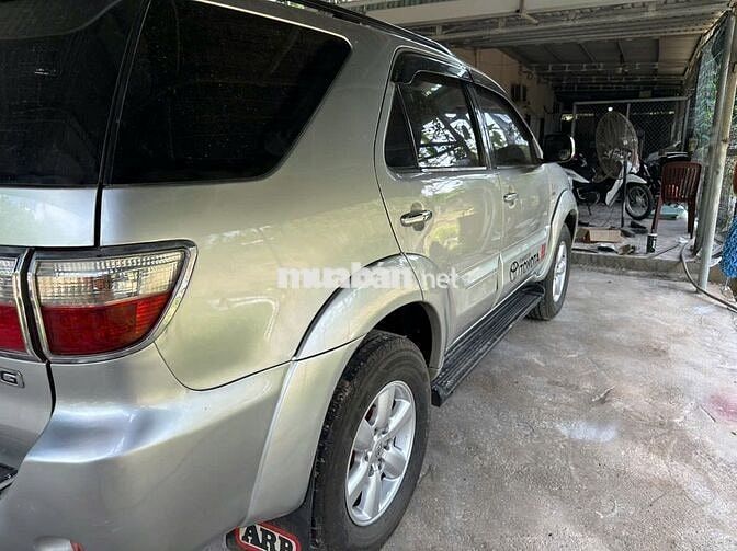 Toyota Fortuner 2010 2.5G - 200000 km