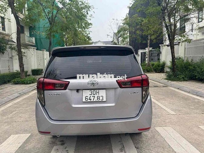 Toyota Innova 2.0V số tự động sản xuất 2017