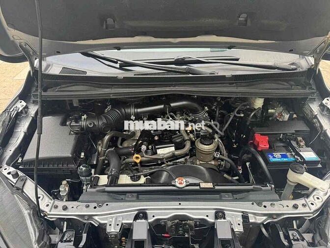 Toyota Innova 2.0V số tự động sản xuất 2017