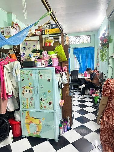 Cách Mặt tiền Sư Vạn Hạnh 20m,Góc,có sân rộng,Thích hợp xây mới 