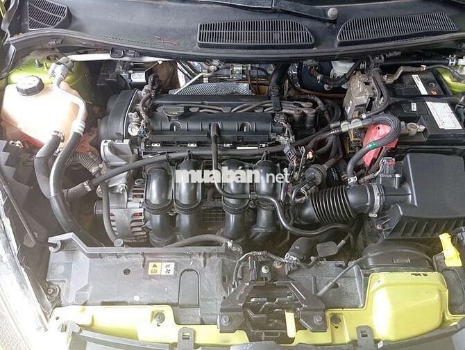 Ford Fiesta 2013 1.6 AT Hatchback - 100000 km