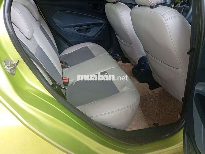 Ford Fiesta 2013 1.6 AT Hatchback - 100000 km