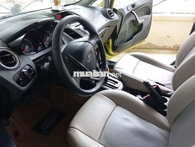 Ford Fiesta 2013 1.6 AT Hatchback - 100000 km