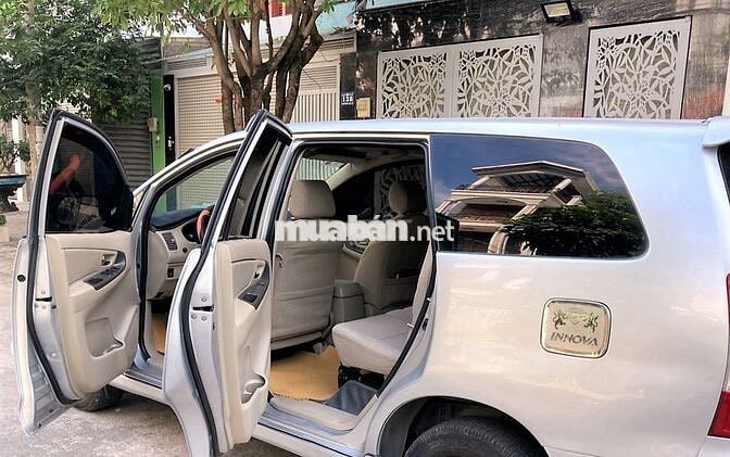 Bán INNOVA 2015E màu bạc Zin xe nhà chínhchủ 287tr