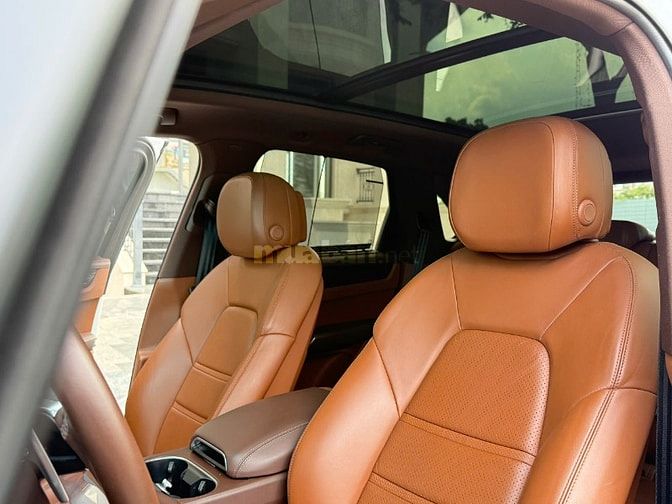 Bán Porsche Cayenne • Odo : 30.000 mls • Sản xuất : 2021 - xe hoàn hảo