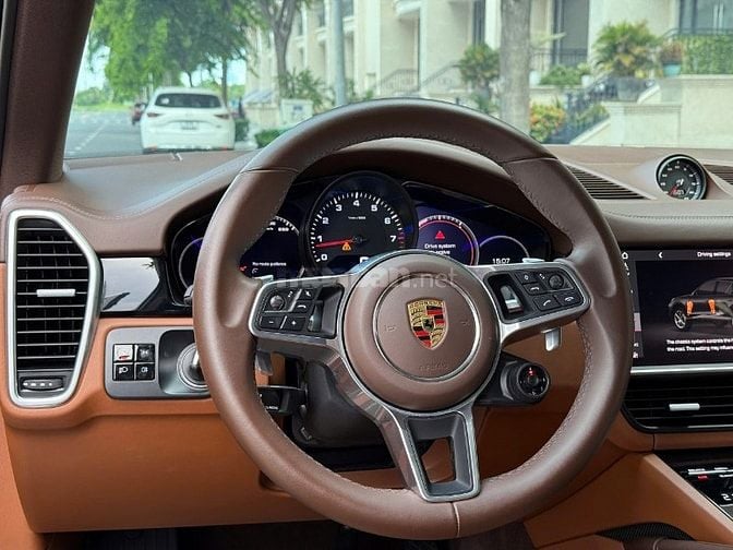 Bán Porsche Cayenne • Odo : 30.000 mls • Sản xuất : 2021 - xe hoàn hảo