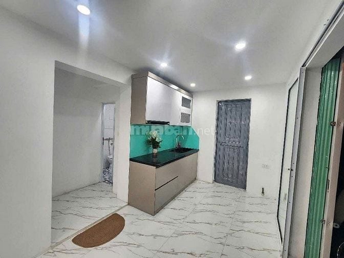 Cho thuê căn hộ tập thể tầng 1, D 60 m2, 2 P.ngủ, 2 WC, ôtô đỗ cửa