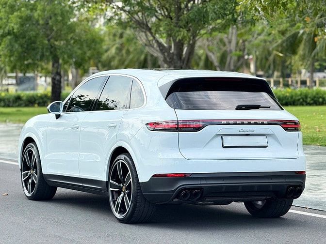 Bán Porsche Cayenne • Odo : 30.000 mls • Sản xuất : 2021 - xe hoàn hảo