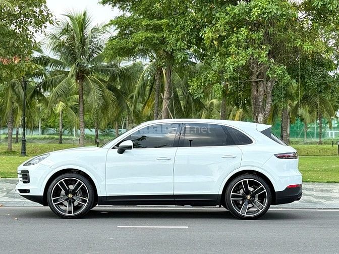 Bán Porsche Cayenne • Odo : 30.000 mls • Sản xuất : 2021 - xe hoàn hảo