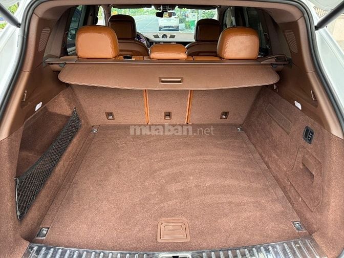 Bán Porsche Cayenne • Odo : 30.000 mls • Sản xuất : 2021 - xe hoàn hảo