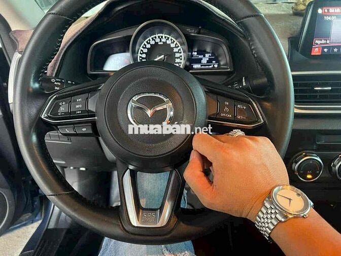 Mazda 3 2018 1.5 AT Sedan - 70000 km