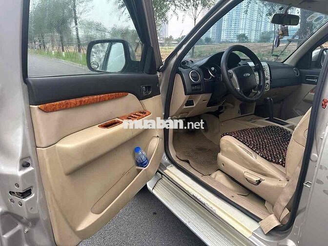 Ford Everest 2010 2.5L 4x2 AT - 140000 km