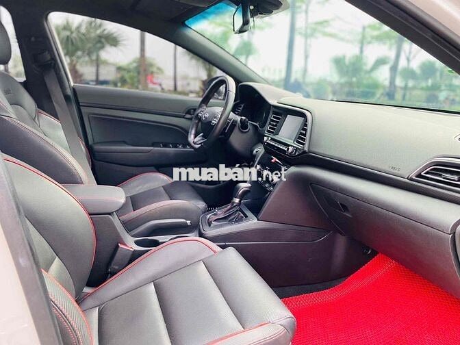 Hyundai Elantra Trắng Sedan 2 Chỗ, Sản Xuất 2020