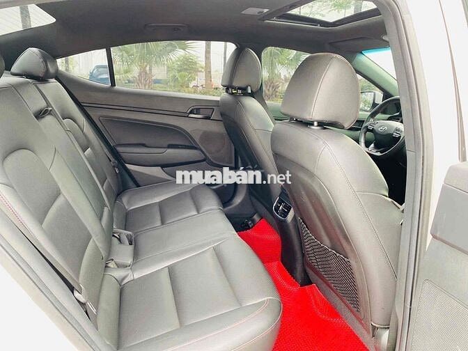 Hyundai Elantra Trắng Sedan 2 Chỗ, Sản Xuất 2020