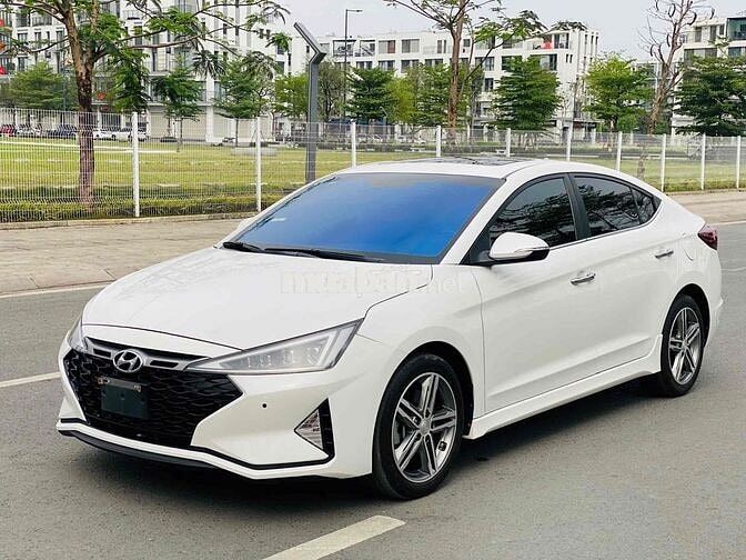 Hyundai Elantra Trắng Sedan 2 Chỗ, Sản Xuất 2020