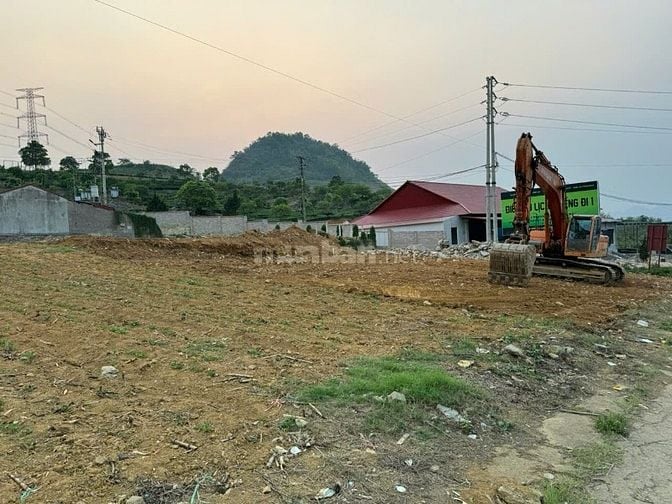 BÁN LÔ ĐẤT THƯƠNG MẠI ĐẸP MẶT ĐƯỜNG QUỐC LỘ 6 MỘC CHÂU