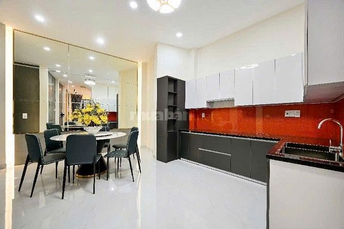 Giá hủy diệt chỉ 1,380tỷ sở hữu căn Nguyễn Tiểu La p8 q10. DT 32m2