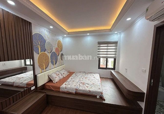 Bán nhà Phố Cầu Giấy, ô tô đỗ cổng, nhà ngõ riêng ,giá 8.5 tỷ