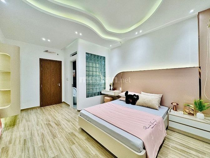 Bán gấp nhà Thích Quảng Đức, P5, Phú Nhuận| Giá 3,950 tỷ| DT 64m2