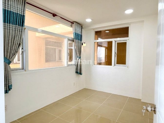 Chính chủ căn 65m2 Hoàng Kim, sổ hồng sẵn, nhà mới, TT 900tr ở ngay
