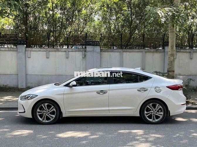 Hyundai Elantra 2017 2.0 AT - 95000 km