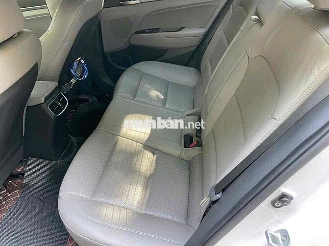 Hyundai Elantra 2017 2.0 AT - 95000 km