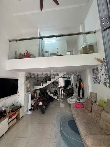 Bán nhà trung tâm TP hẻm 3/2, P.12, Q.10. DTSD:104 m2, 3PN chỉ 8,5 tỷ
