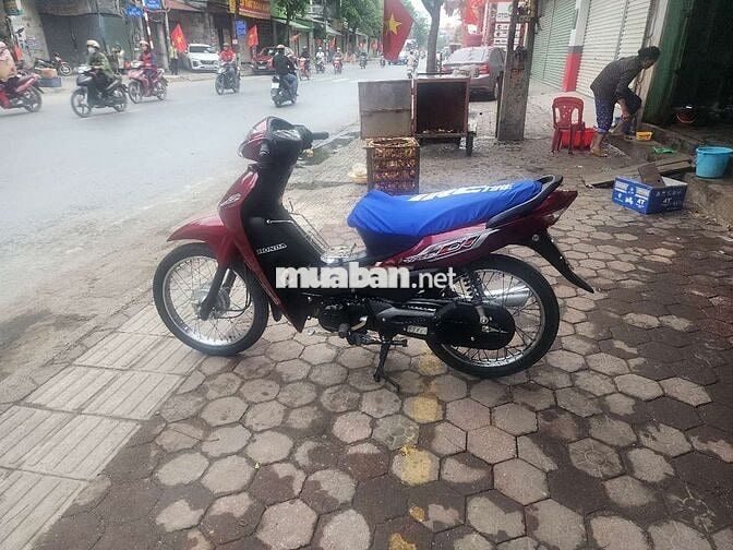 Xe máy zin chính chủ ,sơn nhựa đẹp