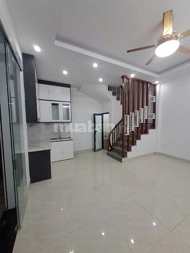 NHÀ MỚI XÂY PHỐ ĐÔNG THIÊN 30M 5 TẦNG GIÁ 5,85 TỶ