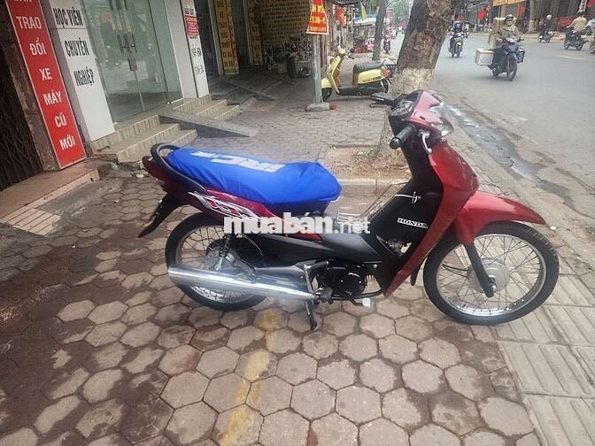 Xe máy zin chính chủ ,sơn nhựa đẹp
