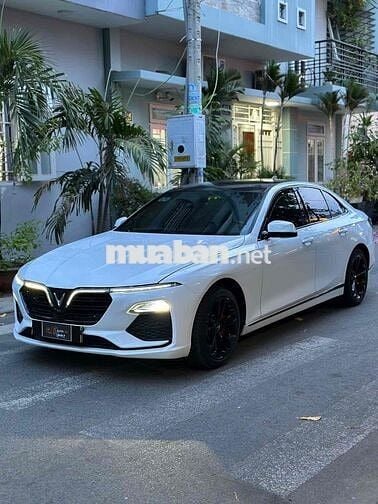 VinFast Lux A2.0 2021 2.0 AT - 50000 km