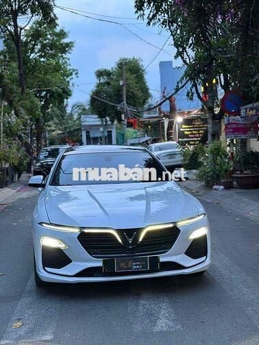 VinFast Lux A2.0 2021 2.0 AT - 50000 km