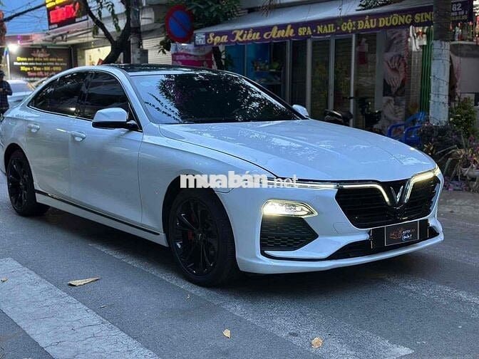 VinFast Lux A2.0 2021 2.0 AT - 50000 km