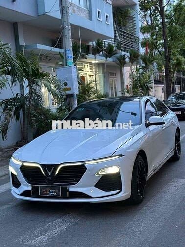 VinFast Lux A2.0 2021 2.0 AT - 50000 km