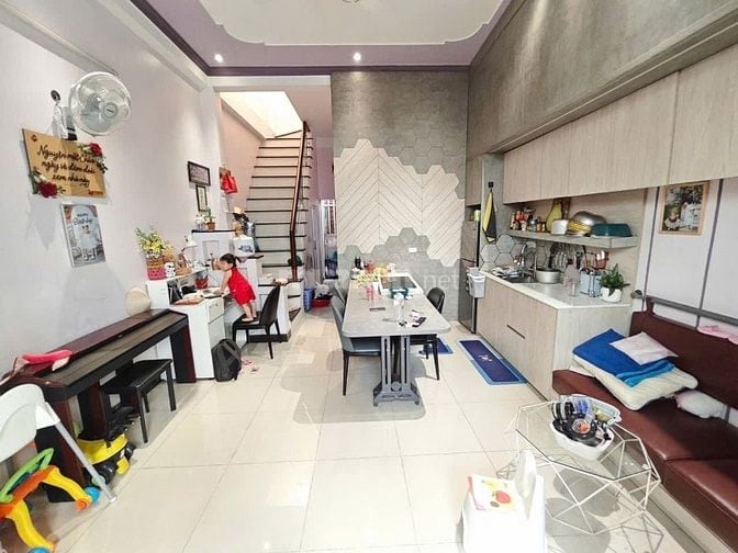 Nhà 2 tầng, 52,5 m2 (Nở hậu).2 PN,2WC.Ngô Chí Quốc, Thủ Đức.