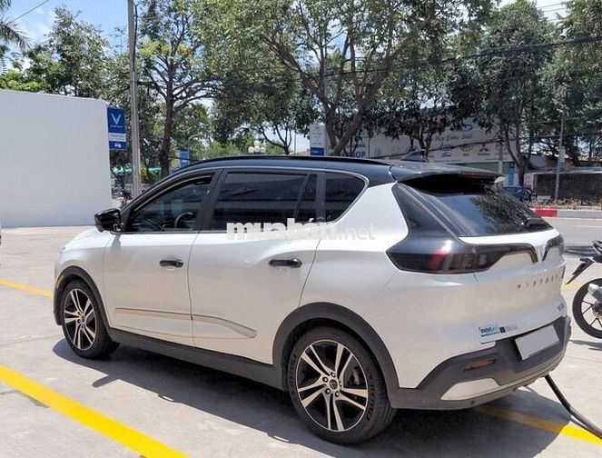 VinFast VFe34 2022  - thuê pin không giới hạn KM