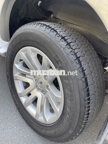 Ford Everest 2014 Limited 4x2 - 210 km