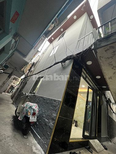 Nhà kiên cố 2 ngay trung tâm quận 1 giá rẻ 