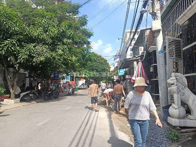 Nhà mặt tiền Lê Thị Chợ Quận 7. kdbb tuyệt. 5*30, Hơn 13 tỷ. Đường 15