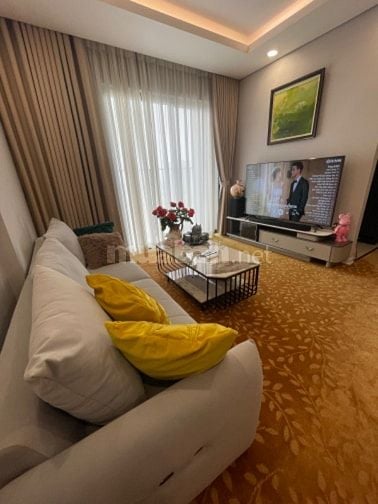 Chính chủ cho thuê căn góc tầng trung với đồ nội thất cao cấp