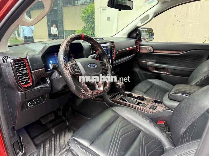 Everest Ambient lên Full Đồ Xe Bán Tại Hãng Ford