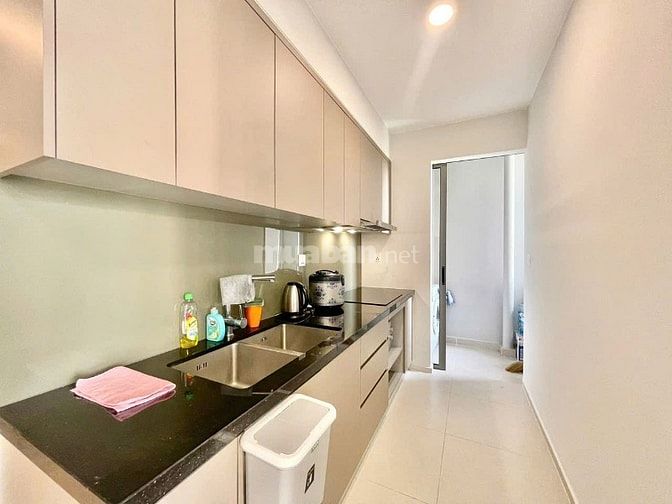 Chung cư Sky Center, Phổ Quang, TB: 2p ngủ rộng, full NT 98m2 16 triệu