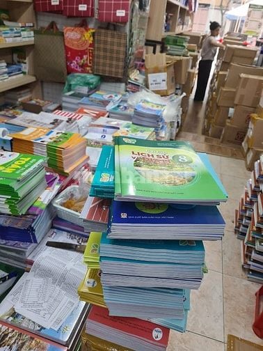 Tuyển lao động phổ thông Bốc vác, giao hàng, đóng hàng sáchNam và Nữ